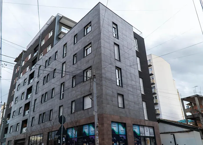 Signature 5 Tirana