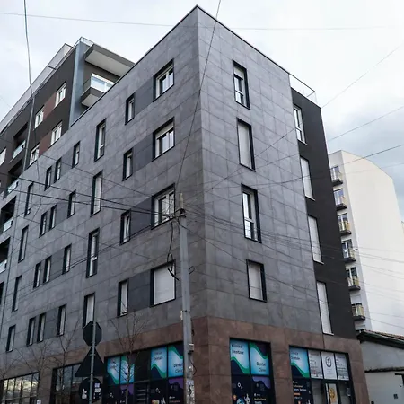 Signature 5 Tirana