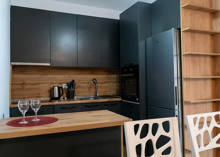 Signature 5 地拉那